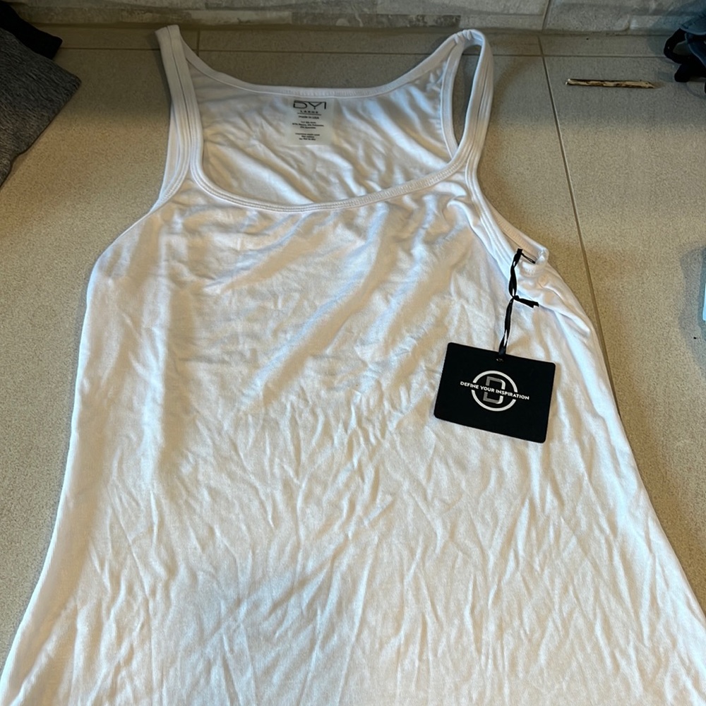White fitted tank